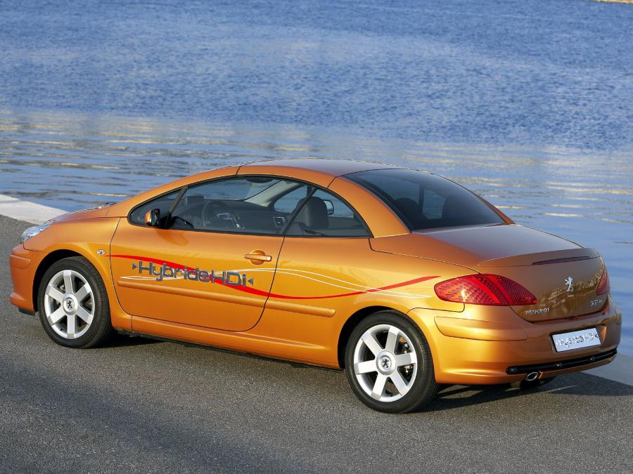  Peugeot 307 CC Hybride HDI Concept 2006 года  (фото 13 из 19)
